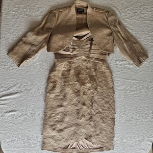 Adrianna Papell 2 piece gold vneck tiered ruffle dress and jacket size 8P